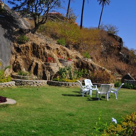 Hotel Oasis Monte Abu Exterior foto
