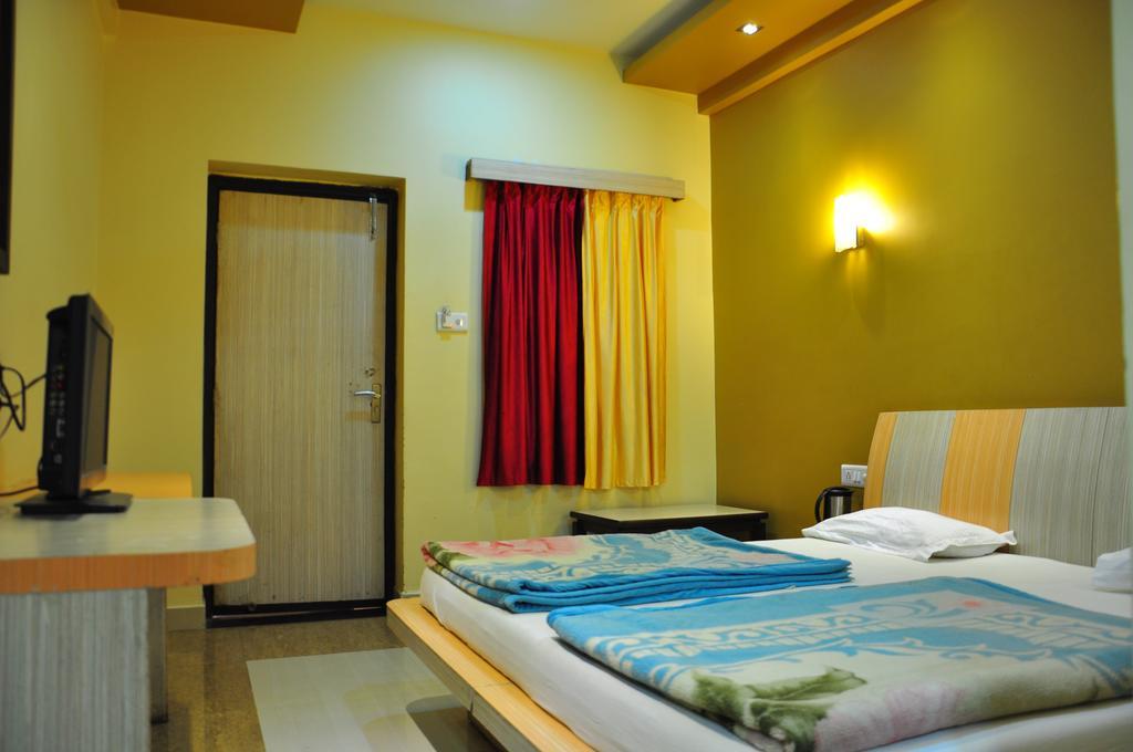 Hotel Oasis Monte Abu Exterior foto