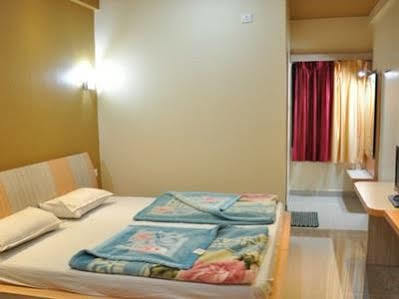 Hotel Oasis Monte Abu Exterior foto
