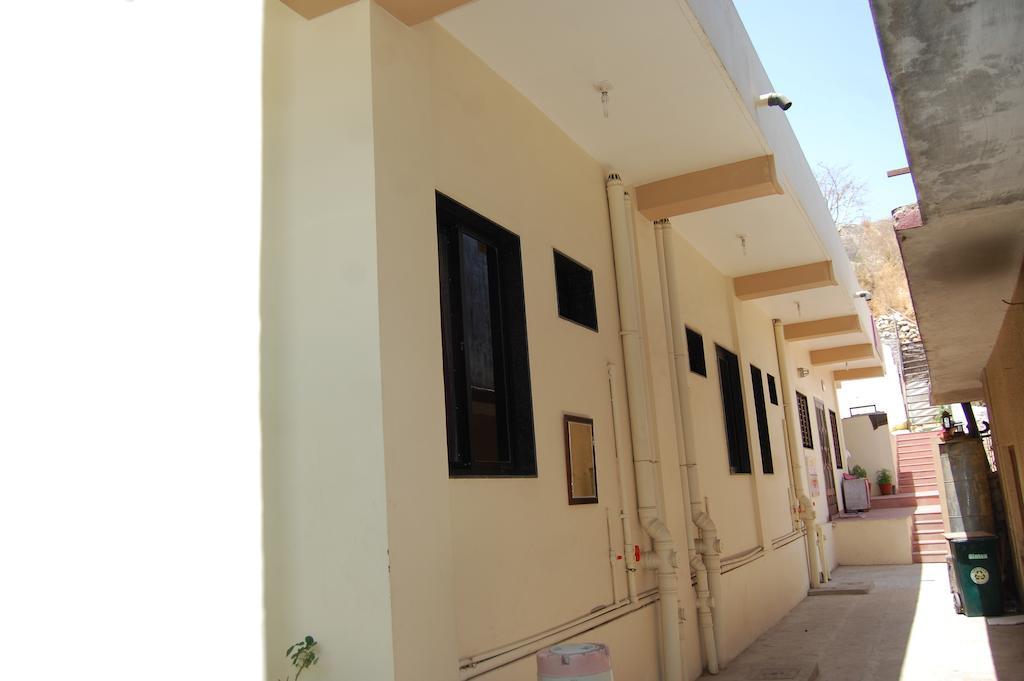 Hotel Oasis Monte Abu Exterior foto