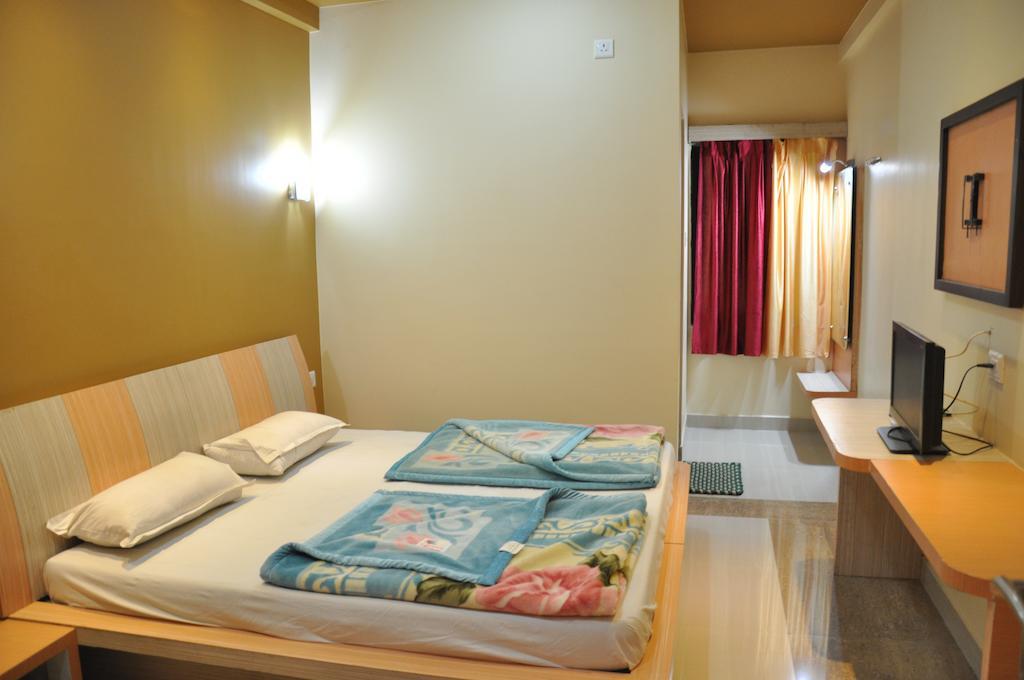 Hotel Oasis Monte Abu Exterior foto